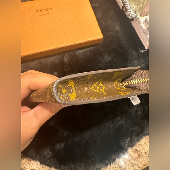 🎀Louis Vuitton pouch🎀 - Picture 10 of 16